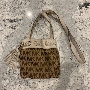 Micheal Kors Cross body
